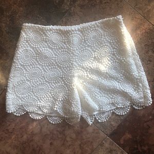 Vince Camuto Beautiful Circle embroidered shorts
